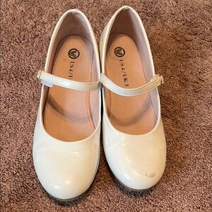 Cream Mary Jane Dress Shoes with Textured Material